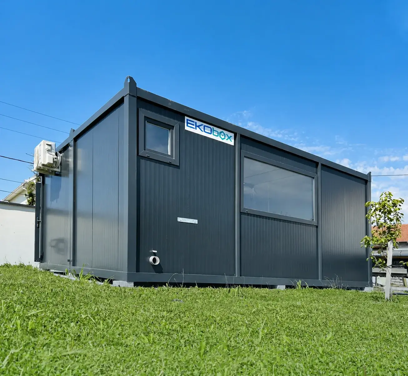 Container ufficio EKO BOX con ampie vetrate