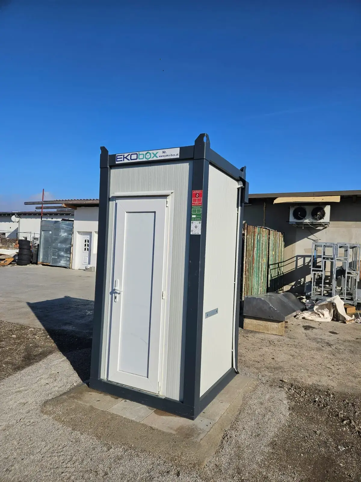 Container WC mobile in cantiere