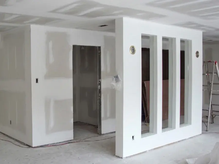 Interno di un container con pareti in cartongesso