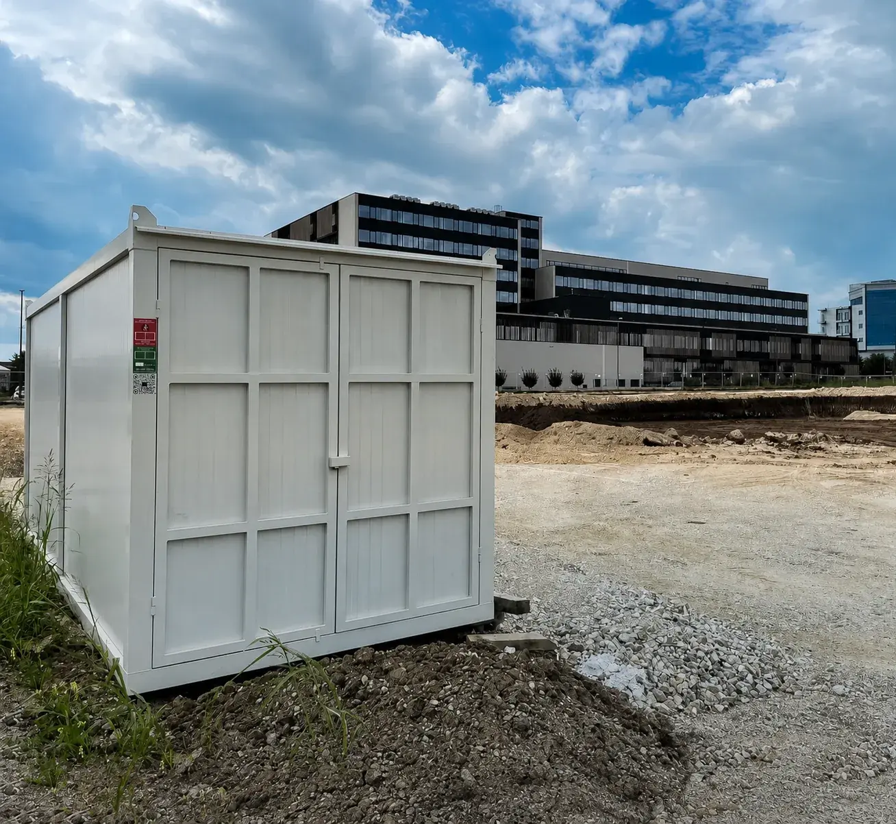Interno di un container officina