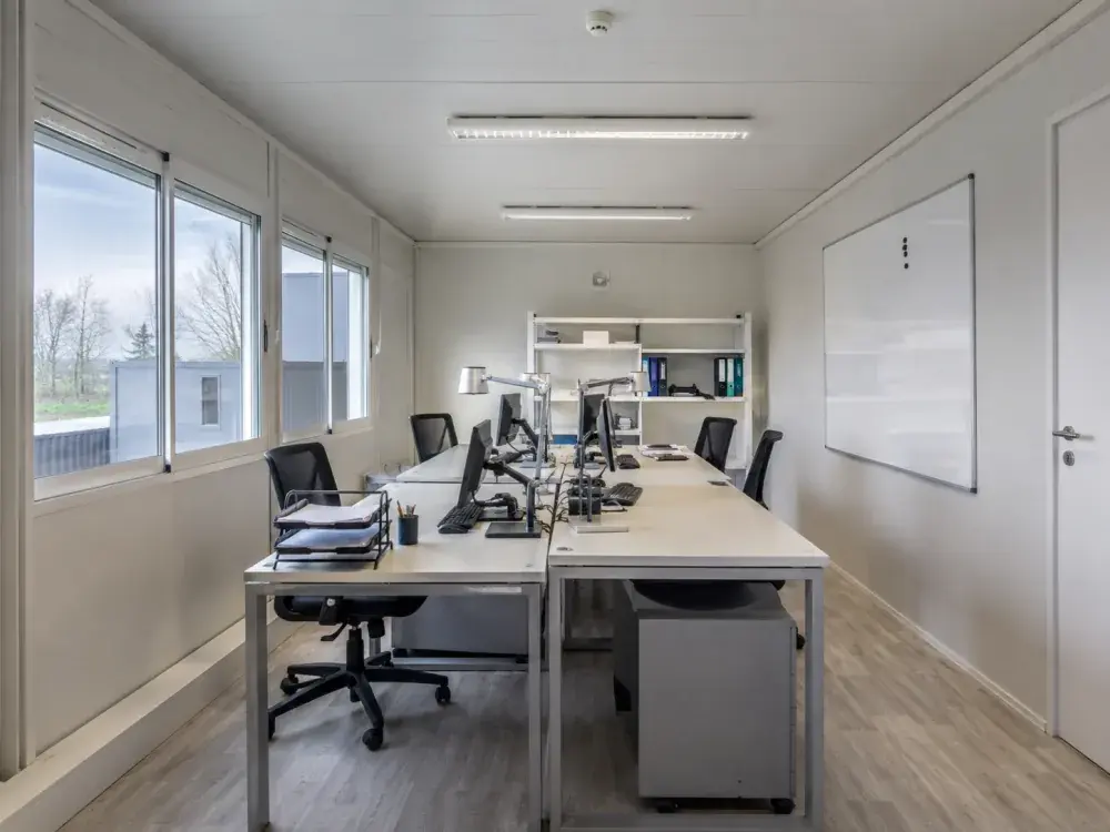 Container ufficio open space con quattro postazioni